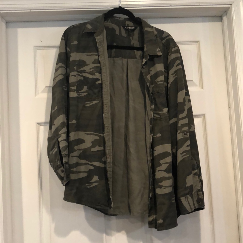 Camouflage button up